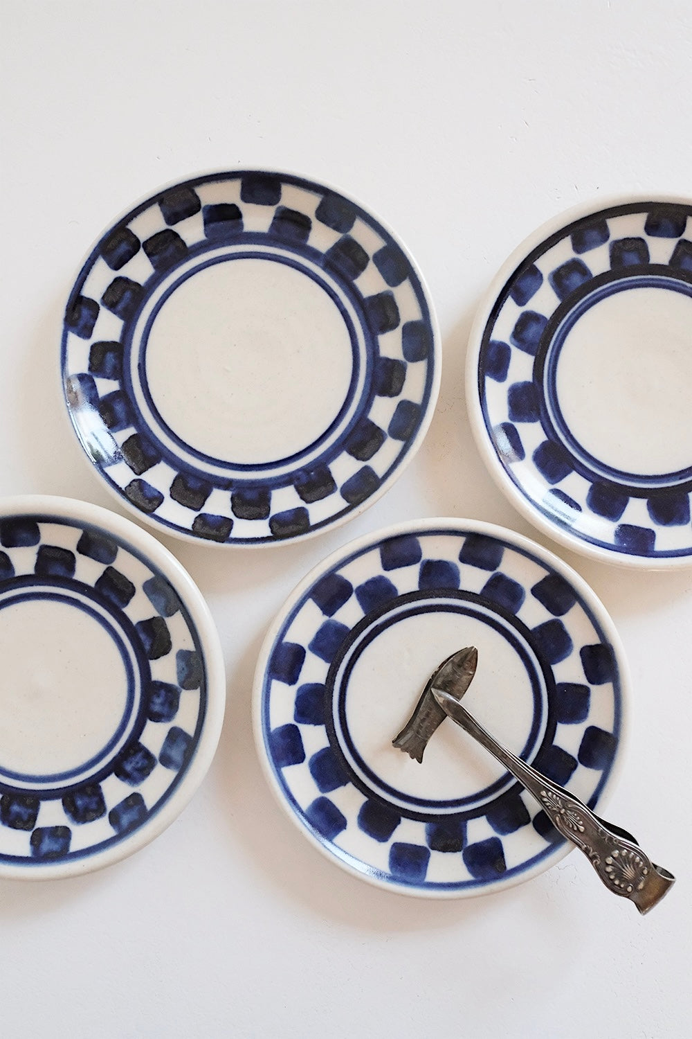 checkered dessert plates - set of 4