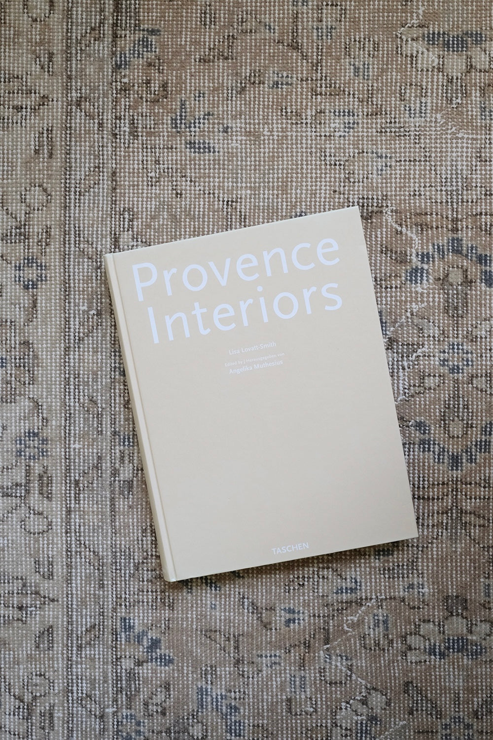 "Provence Interiors" book