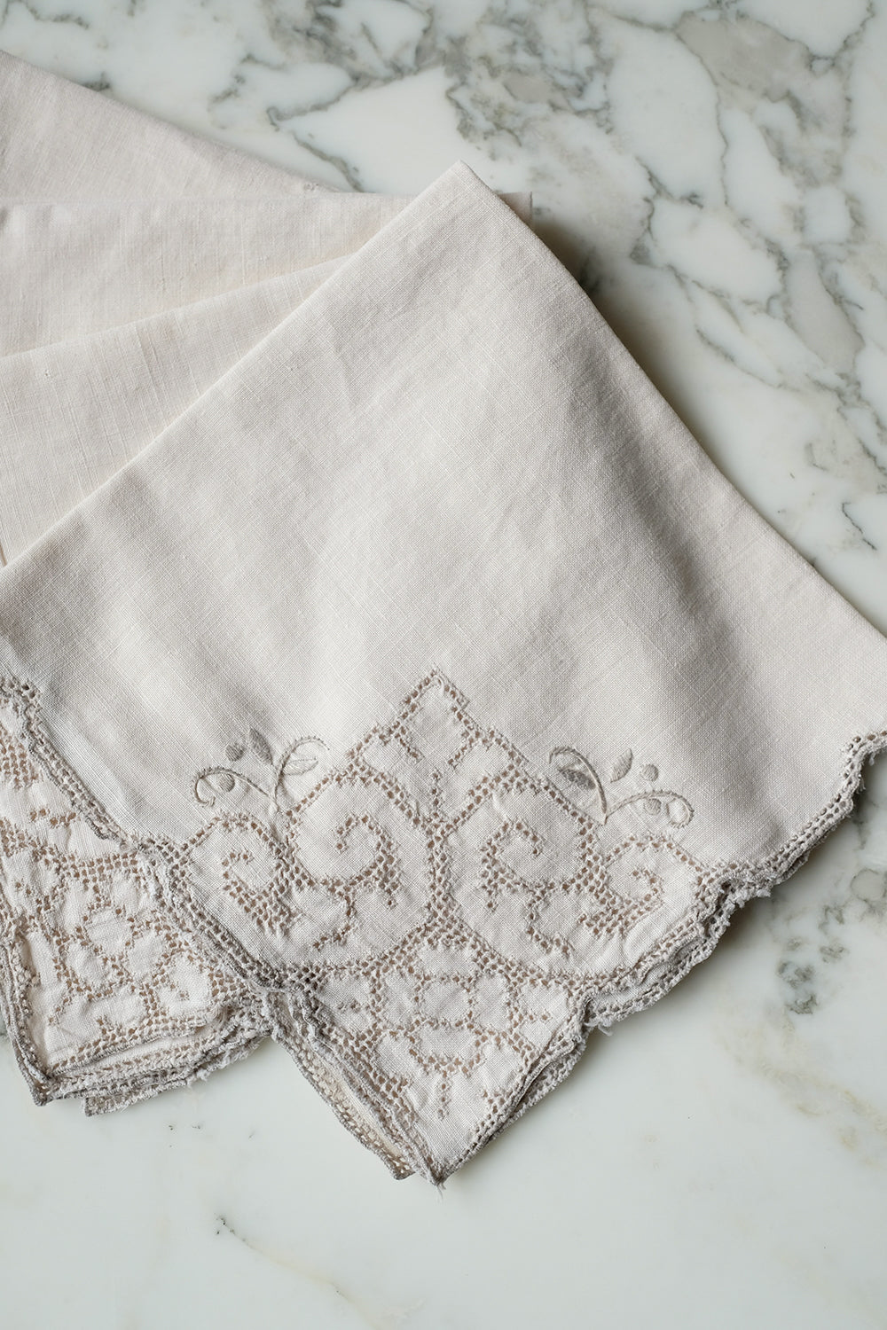 embroidered linen napkins - set of 7