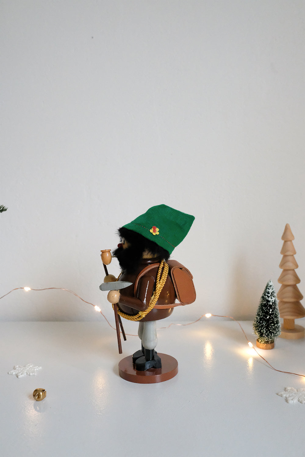 handmade wooden smoker - alpinist