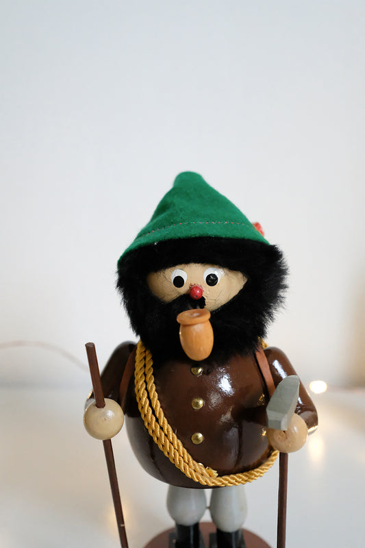 handmade wooden smoker - alpinist