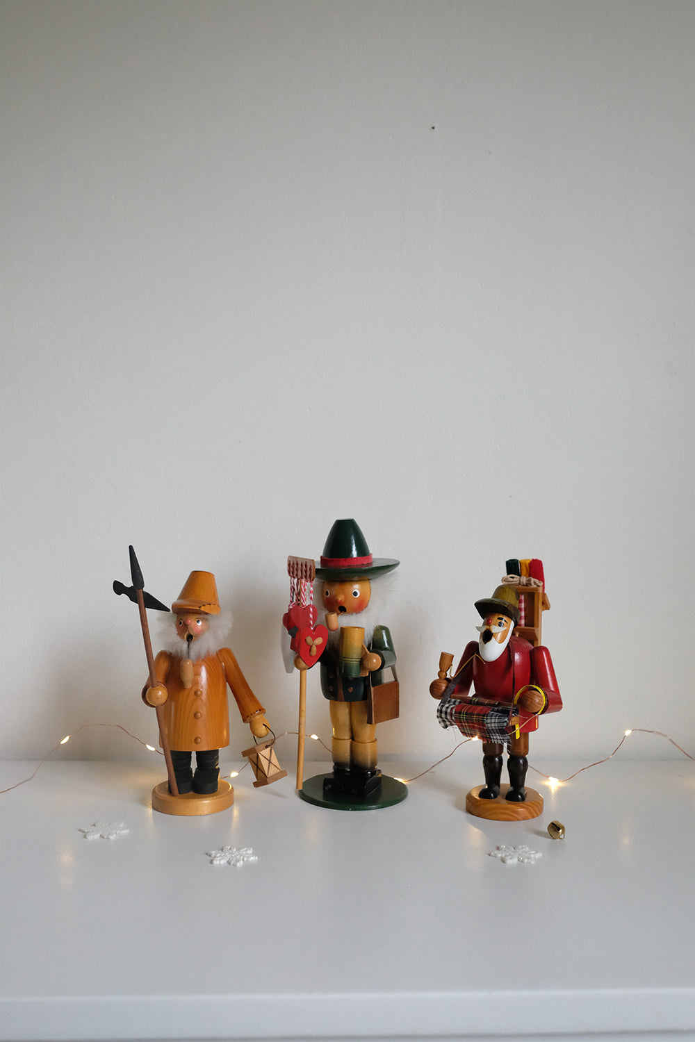 wooden fabric salesman smoker