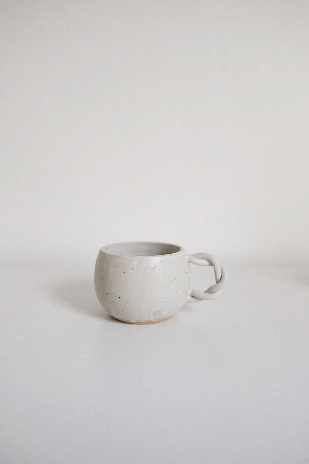 twist handle coffee mug