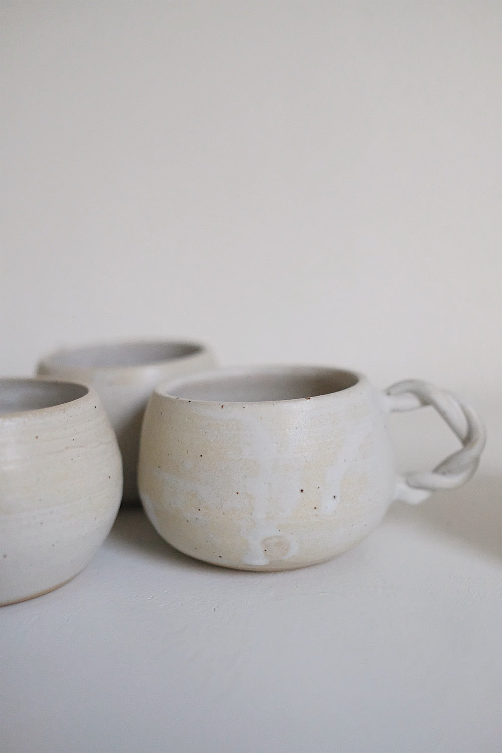 twist handle coffee mug