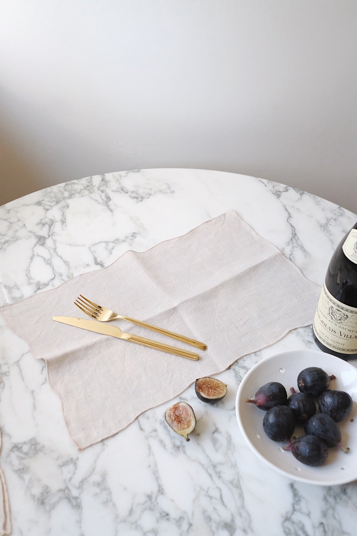 linen scalloped napkins - set of 4