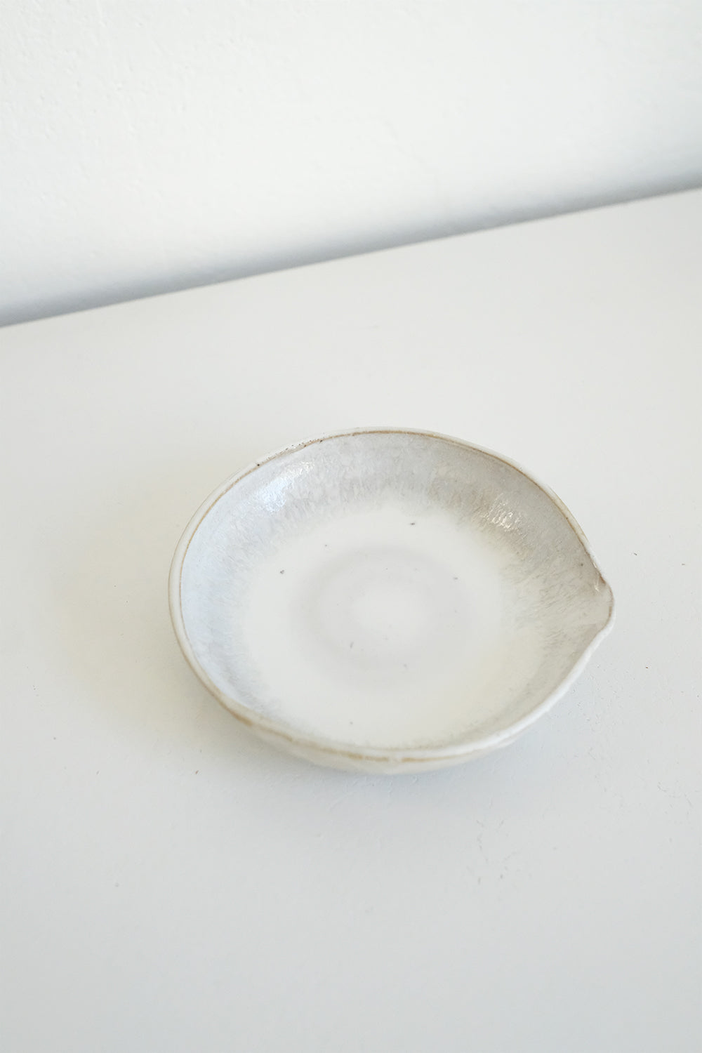 sauce bowl with spout