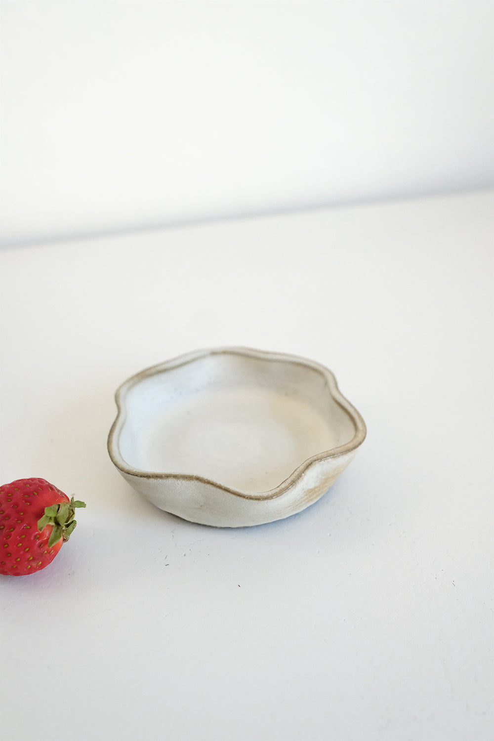 wavy pinch bowl