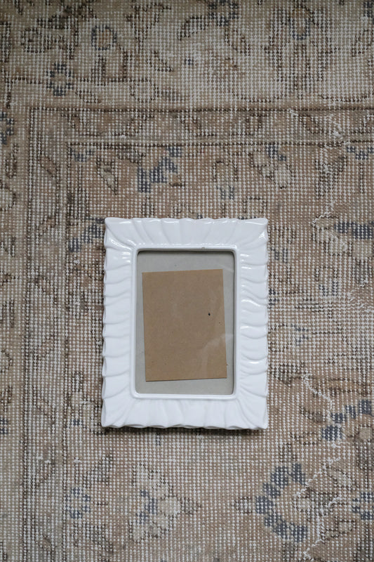 vintage ceramic ribbon frame