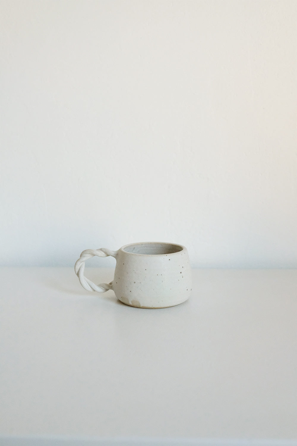 twist mug (white)