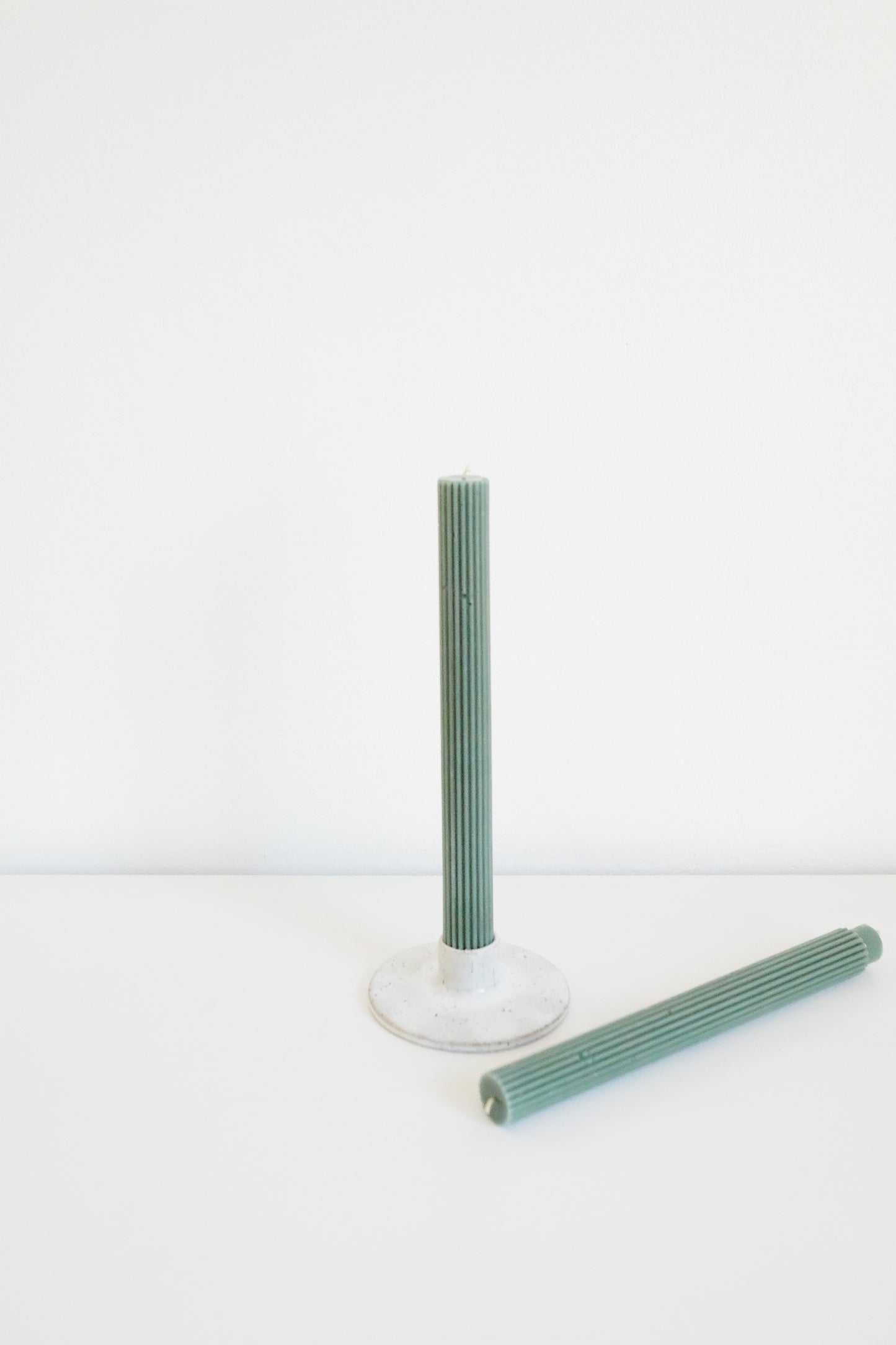 fluted taper candles (frost) - set of 2