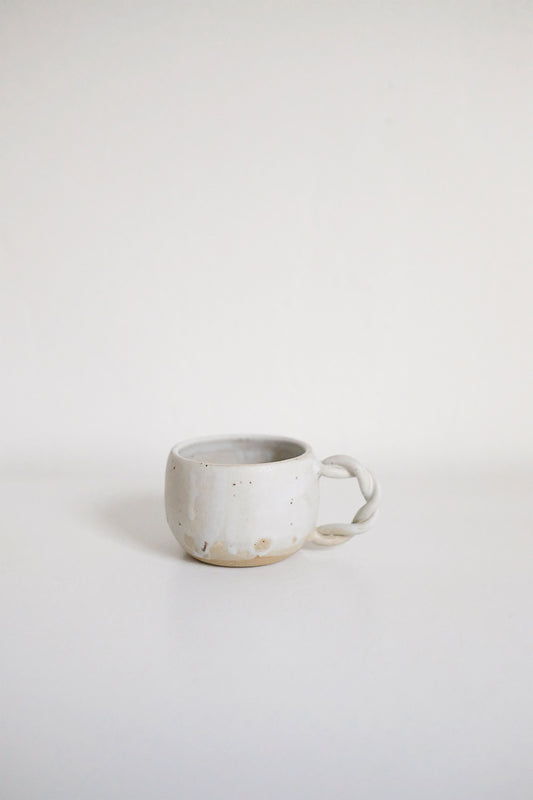 twist handle tea cup